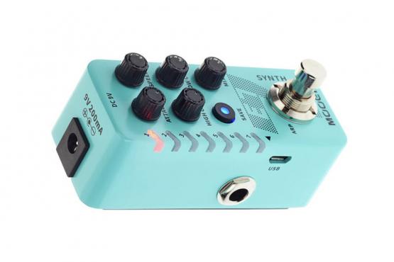 Mooer E7 Polyphonic Guitar Synth: 2