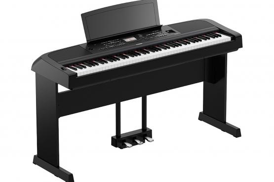 Yamaha DGX-670 (Black): 4