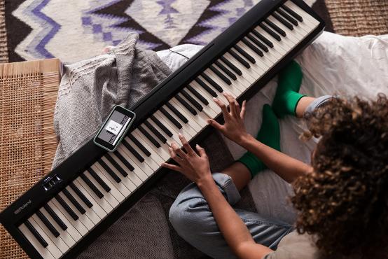 Roland FP-10 BK: 4