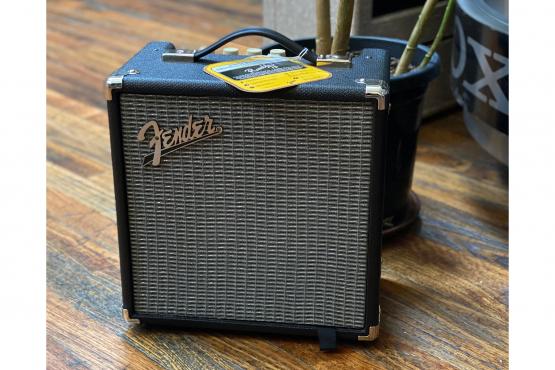Fender Rumble 15: 4