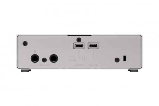 Yamaha UR12MK3 (White): 3