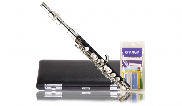 Yamaha YPC32 Piccolo Flute: 2