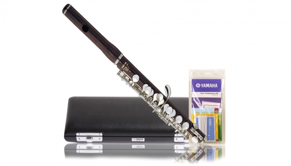 Yamaha YPC62 Piccolo Flute: 2