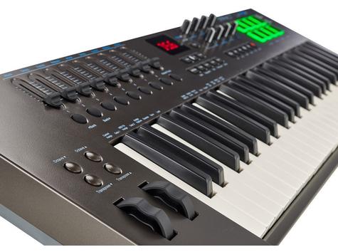Nektar Impact LX49+: 4
