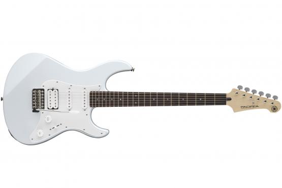 Yamaha Pacifica 012 (White): 1